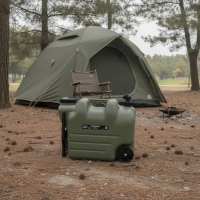 Wasserkanister 20L mit Rädern und Auslaufhahn, Olivgrün, Camping