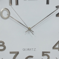 Wanduhr Quarzwerk, Silber Ziffern, Schwarz-Weiß, Kunststoff-Metall, für Wohnbereich und Büro